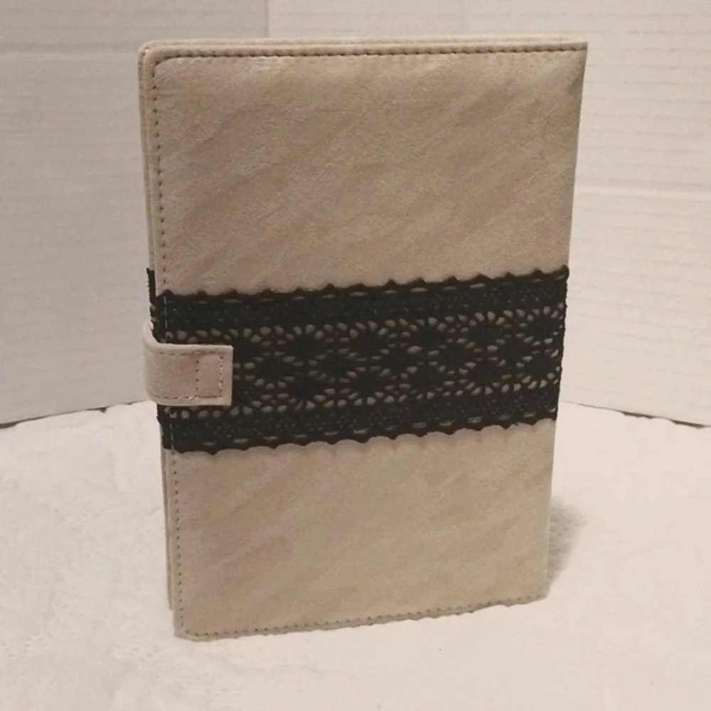 ⚜️ NWOT Velvet Cover Diary